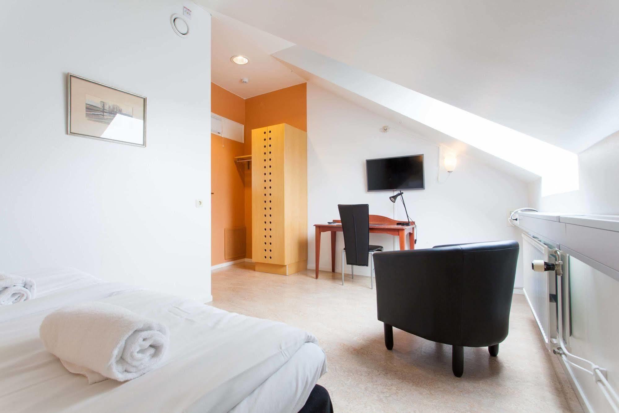Norrköping Pronova Hotell & Vandrarhem מראה חיצוני תמונה